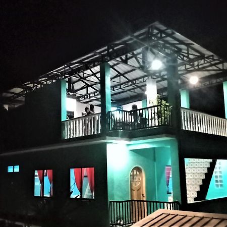 Smallfry'S Beach Resort Calatrava  Экстерьер фото