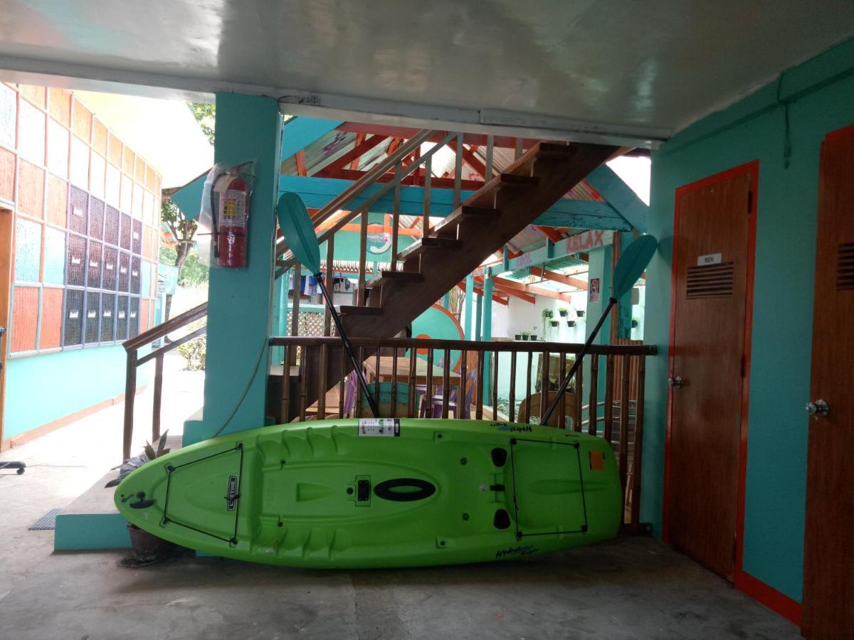 Smallfry'S Beach Resort Calatrava  Экстерьер фото