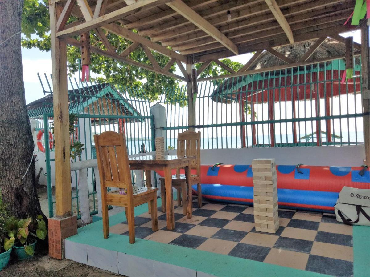 Smallfry'S Beach Resort Calatrava  Экстерьер фото
