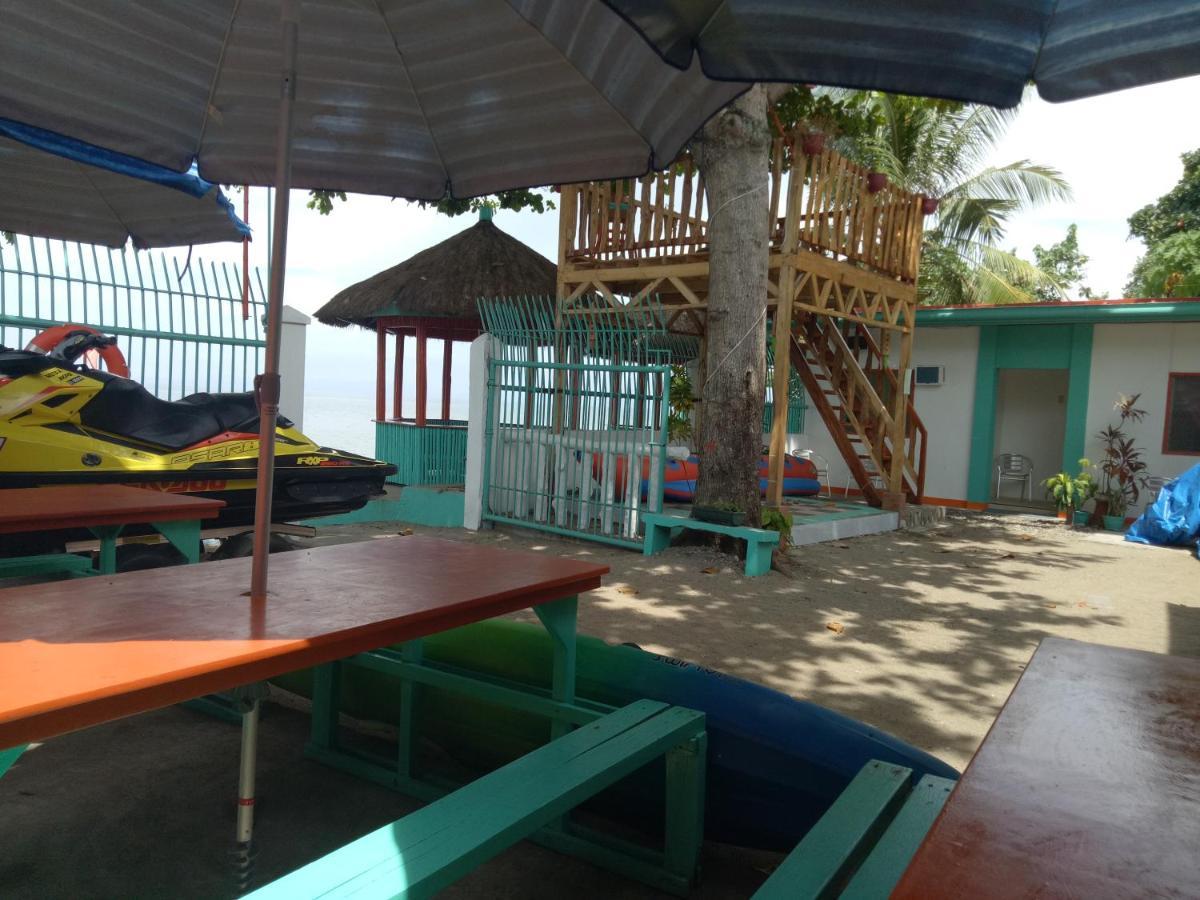 Smallfry'S Beach Resort Calatrava  Экстерьер фото