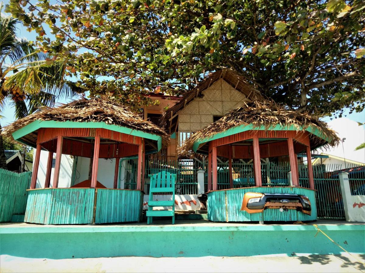 Smallfry'S Beach Resort Calatrava  Экстерьер фото