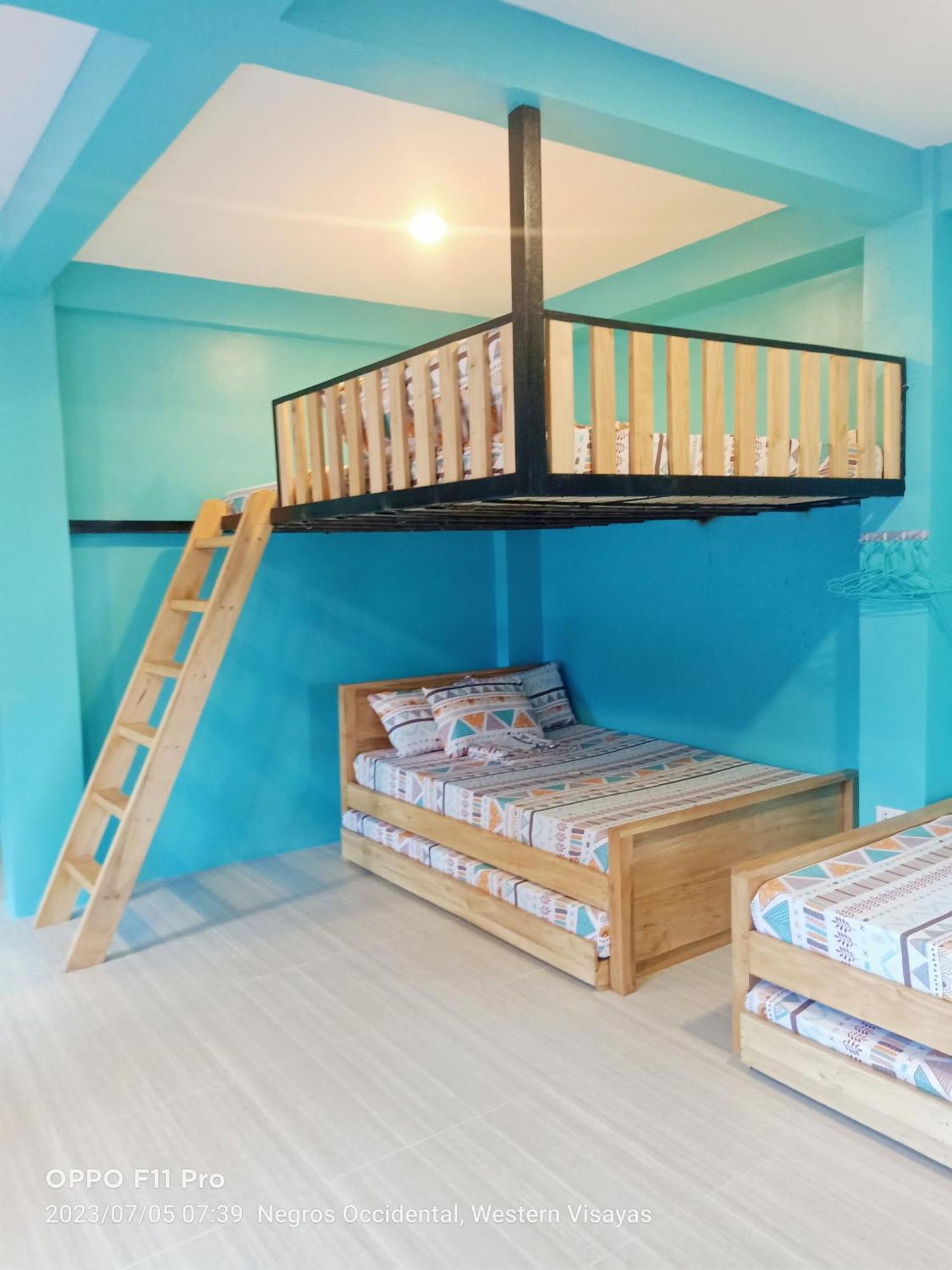 Smallfry'S Beach Resort Calatrava  Экстерьер фото