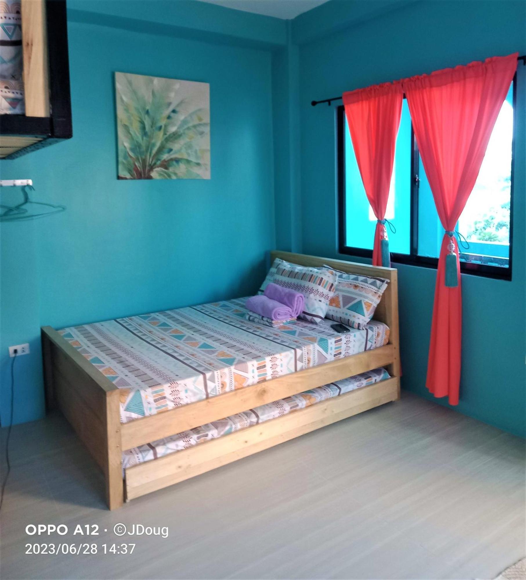 Smallfry'S Beach Resort Calatrava  Экстерьер фото